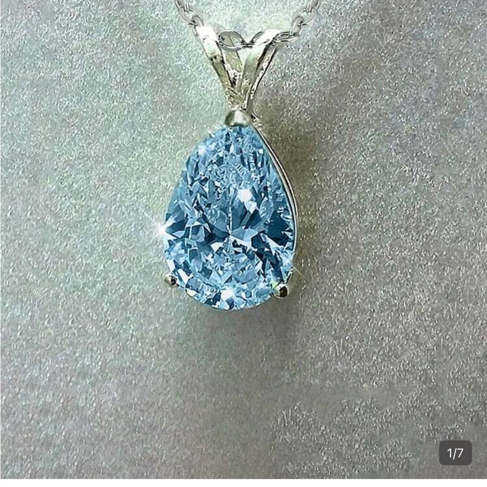 Elegant Silver and Blue Teardrop Pendant Necklace